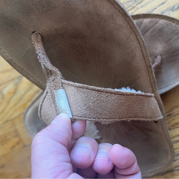 UGG Tan Flip-Flops with Shearling Lining main image 4